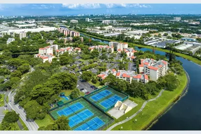 2314 S Cypress Bend Drive #Unit 313, Pompano Beach, FL 33069 - Photo 21