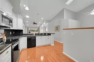 7428 S Pinewalk Dr, Margate, FL 33063 - Photo 11