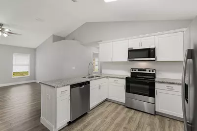 225 12th Street SW, Vero Beach, FL 32962 - Photo 9