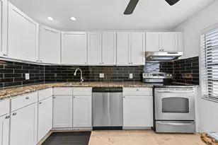 21215 Lago Cir, Boca Raton, FL 33433 - Photo 3