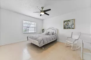 21215 Lago Cir, Boca Raton, FL 33433 - Photo 13