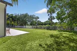 2725 Seneca Cir, West Palm Beach, FL 33409 - Photo 95