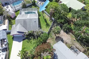 2024 NE 24th St, Jensen Beach, FL 34957 - Photo 23