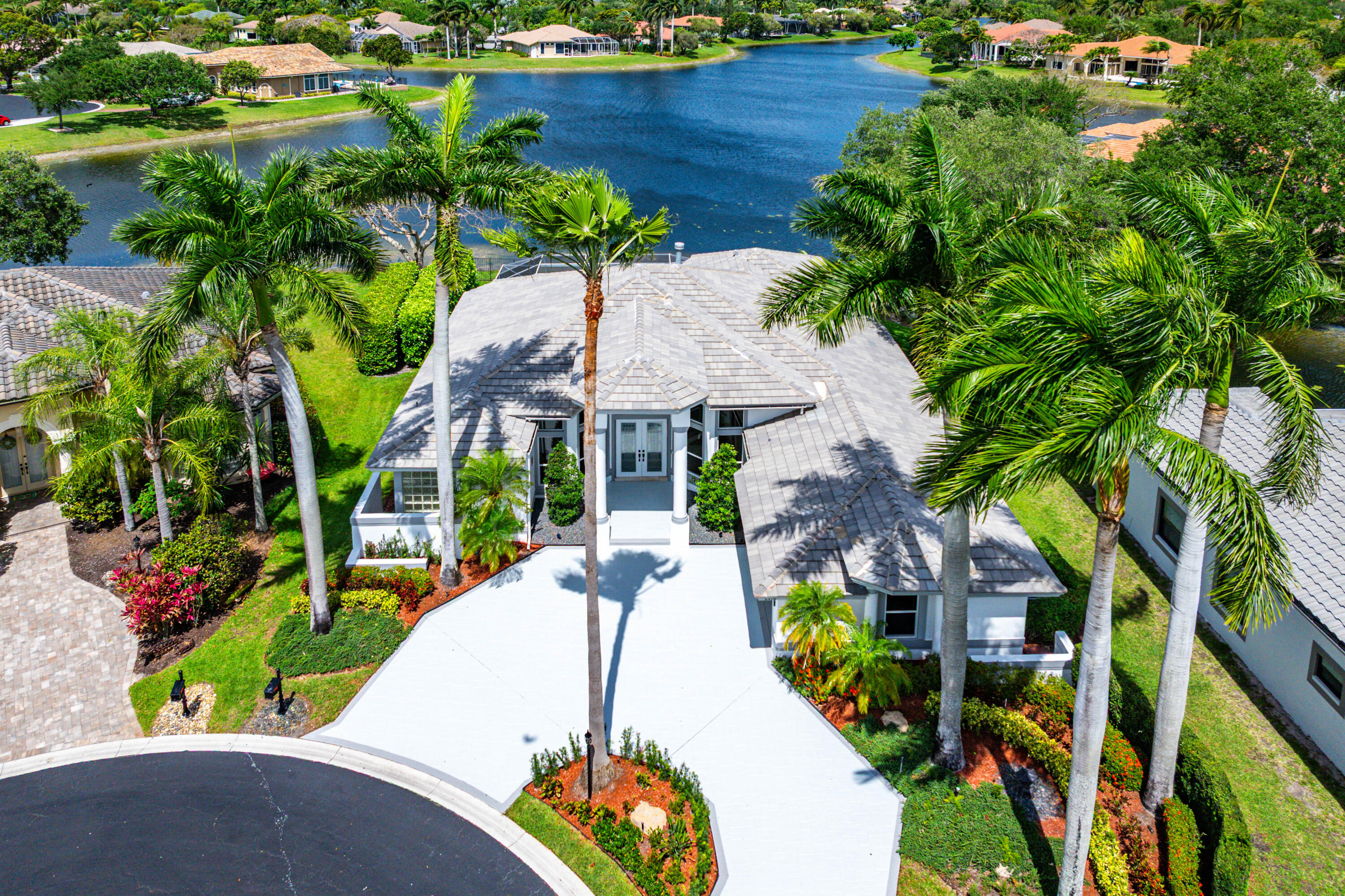 6419 NW 99th Dr main architectural view