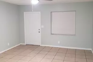 802 N Lake Dr, Fort Pierce, FL 34982 - Photo 3