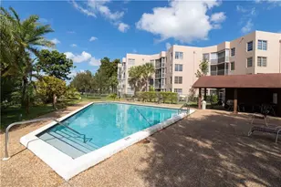 1811 Sabal Palm Dr, Davie, FL 33324 - Photo 9