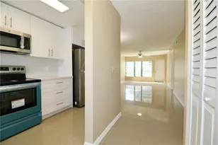 9915 Sandalfoot Blvd, Boca Raton, FL 33428 - Photo 5