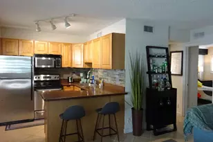 2660 NE 8th Ave, Wilton Manors, FL 33334 - Photo 3