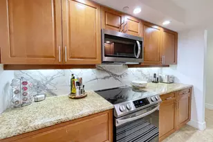 3000 N Ocean Dr, Singer Island, FL 33404 - Photo 13