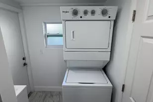 8717 SW 16th Pl, Davie, FL 33324 - Photo 17