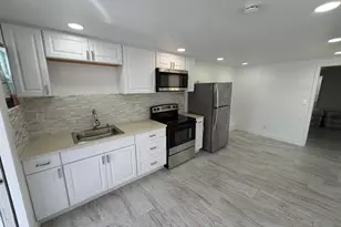 8717 SW 16th Pl, Davie, FL 33324 - Photo 15