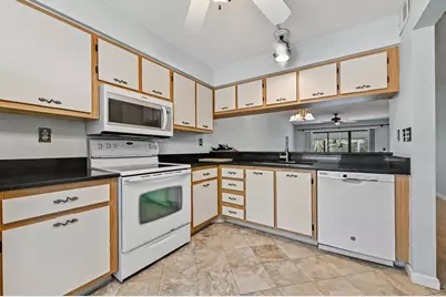 1701 Sabal Ridge Circle #B, Palm Beach Gardens, FL 33418 - Photo 5