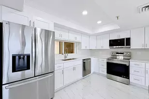 2480 Presidential Way, West Palm Beach, FL 33401 - Photo 9