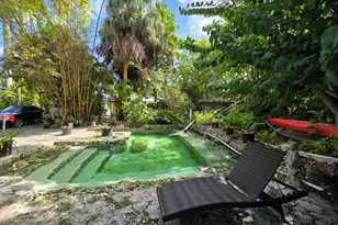 238 SW 1st St, Florida City, FL 33034 - Photo 9