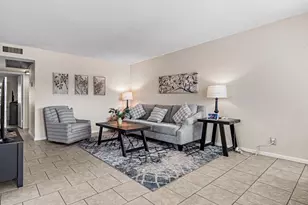 167 Cambridge G, West Palm Beach, FL 33417 - Photo 3