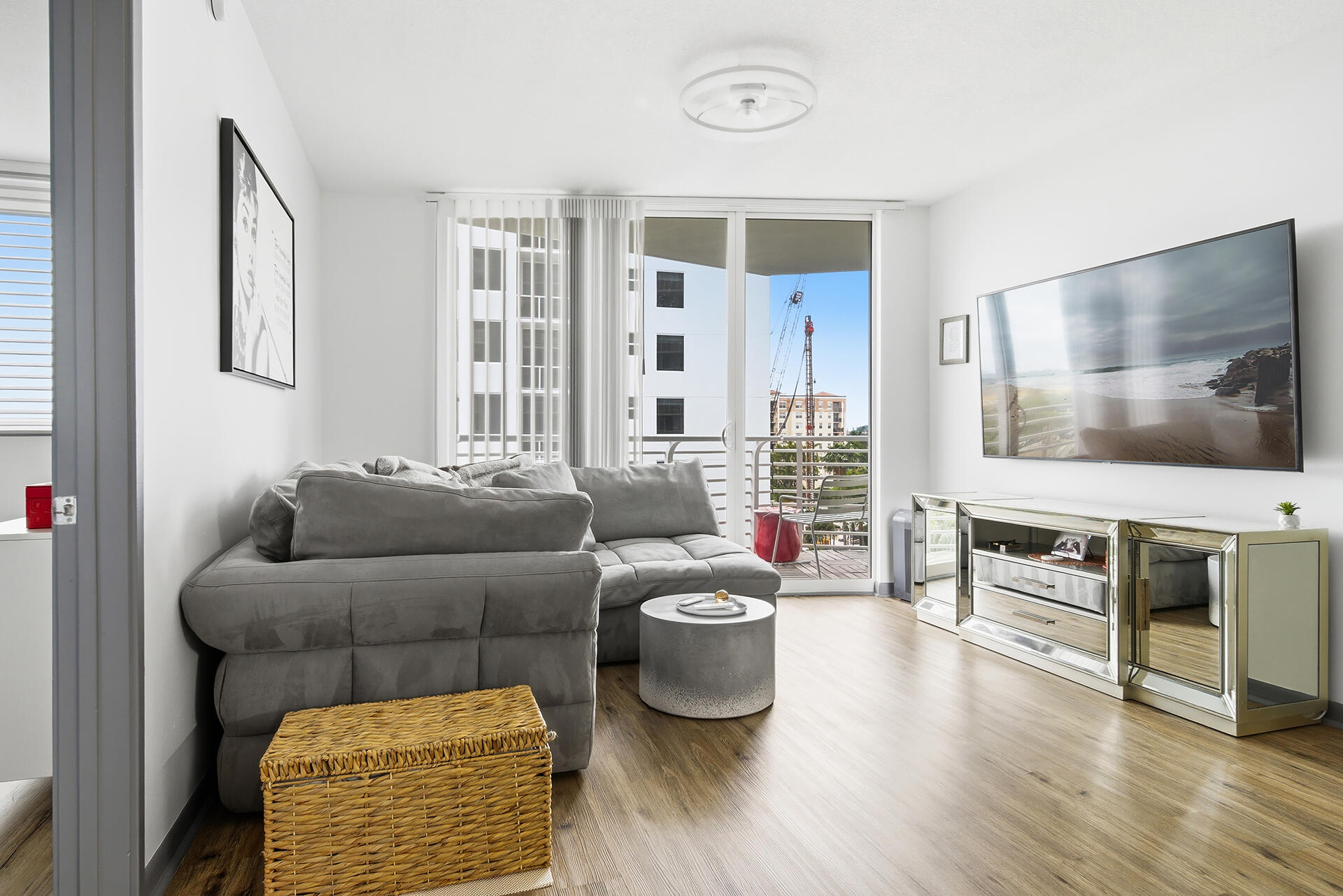 1551 N Flagler Dr #605 main architectural view