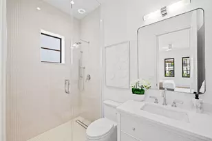 2725 NE 28th St, Fort Lauderdale, FL 33306 - Photo 23