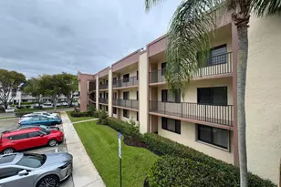 10641 W Clairmont Cir, Tamarac, FL 33321 - Photo 5