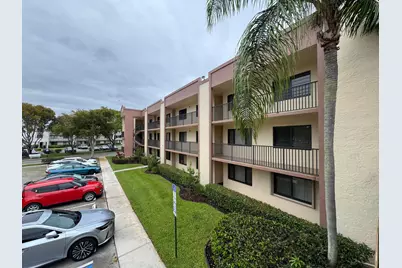 10641 W Clairmont Circle, Tamarac, FL 33321 - Photo 5