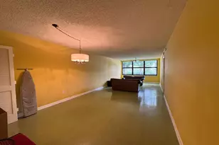 10641 W Clairmont Cir, Tamarac, FL 33321 - Photo 9