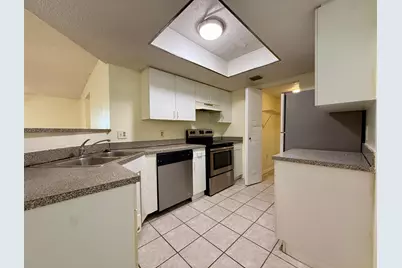 5065 Wiles Road #204, Coconut Creek, FL 33073 - Photo 9