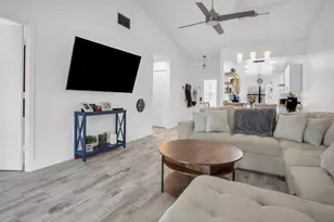 8202 NW 100th Dr, Tamarac, FL 33321 - Photo 11