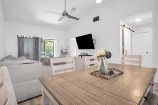 8202 NW 100th Dr, Tamarac, FL 33321 - Photo 7