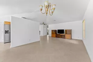 375 NW 42nd St, Boca Raton, FL 33431 - Photo 5