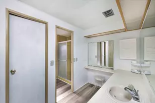 2001 N 83rd Ave Ave N, Saint Petersburg, FL 33702 - Photo 29