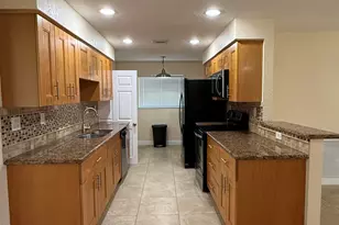 7302 NW 57th Ct, Tamarac, FL 33321 - Photo 3