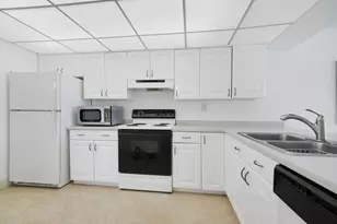 8 Royal Palm Way, Boca Raton, FL 33432 - Photo 9