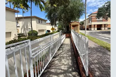 2403 NW 7th Street, Boynton Beach, FL 33426 - Photo 15