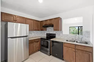 295 NW Archer Ave, Port Saint Lucie, FL 34983 - Photo 9