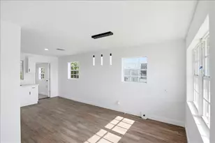 270 SW 10th Ave, South Bay, FL 33493 - Photo 7