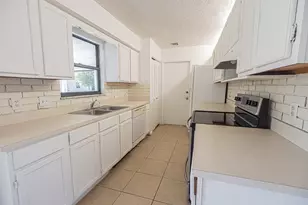 993 SW Cecil Ln, Port Saint Lucie, FL 34953 - Photo 7