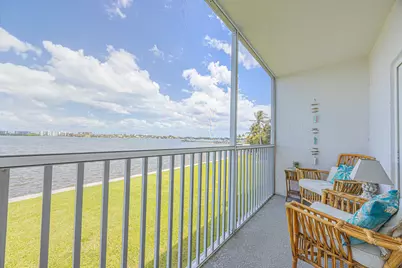 1516 S Lakeside Drive #203, Lake Worth Beach, FL 33460 - Photo 1