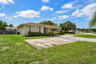 1675 E Breezy Ln, West Palm Beach, FL 33417 - Photo 3