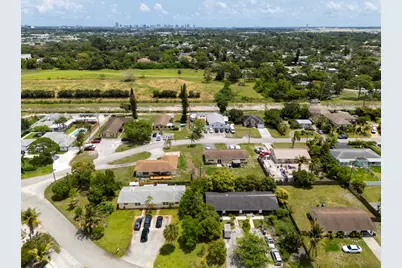 1675 E Breezy Lane, West Palm Beach, FL 33417 - Photo 55