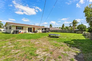 1675 E Breezy Ln, West Palm Beach, FL 33417 - Photo 29
