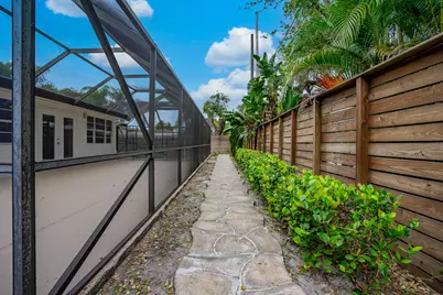 276 SW 7th Avenue, Boca Raton, FL 33486 - Photo 41