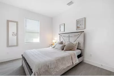 2689 Hiawatha Avenue, West Palm Beach, FL 33409 - Photo 17