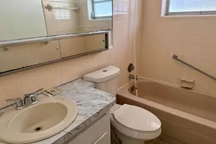 7105 NW 70th Ct, Tamarac, FL 33321 - Photo 13