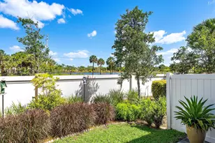 327 SE Halifax Ln, Stuart, FL 34994 - Photo 23