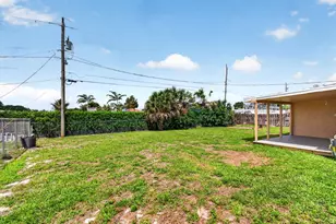 1537 E Breezy Ln, West Palm Beach, FL 33417 - Photo 9