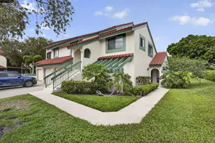 23 Lexington Ln W, Palm Beach Gardens, FL 33418 - Photo 1