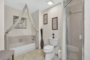 23 Lexington Ln W, Palm Beach Gardens, FL 33418 - Photo 13