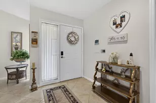23 Lexington Ln W, Palm Beach Gardens, FL 33418 - Photo 9