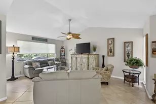 23 Lexington Ln W, Palm Beach Gardens, FL 33418 - Photo 19