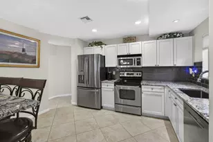 23 Lexington Ln W, Palm Beach Gardens, FL 33418 - Photo 21