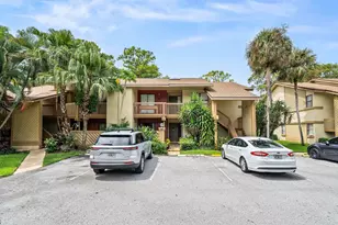 13105 Belhaven Ct, Wellington, FL 33414 - Photo 9